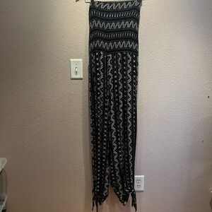 Urban Outfitters Women’s Smocked Crepe Fabric Jumpsuit Jumper Size Large